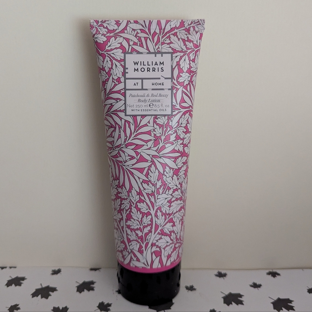 William Morris At Home Body Lotion - Patchouli And Red Berry